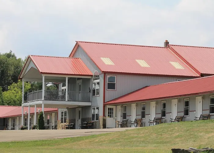 Golden Knight Inn And Suites